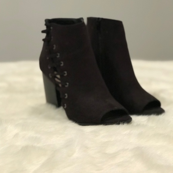 Open toe booties - Picture 2 of 4